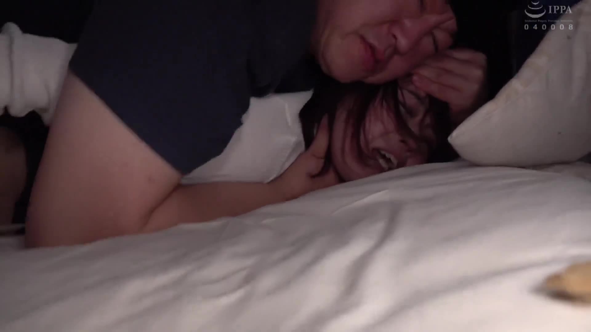 ［閲覧注意］輪姦映像-無剪輯「婦女強姦犯罪記錄」-緊縛種付暴姦！-氯仿和電擊棍使昏迷，媚藥引發悶絕高潮-不斷被凌虐，雖抗拒但女性身體卻過度敏感至極的豐滿悲壯妻！-鶴田沙智 - AV大平台 - 中文字幕，成人影片，AV，國產，線上看