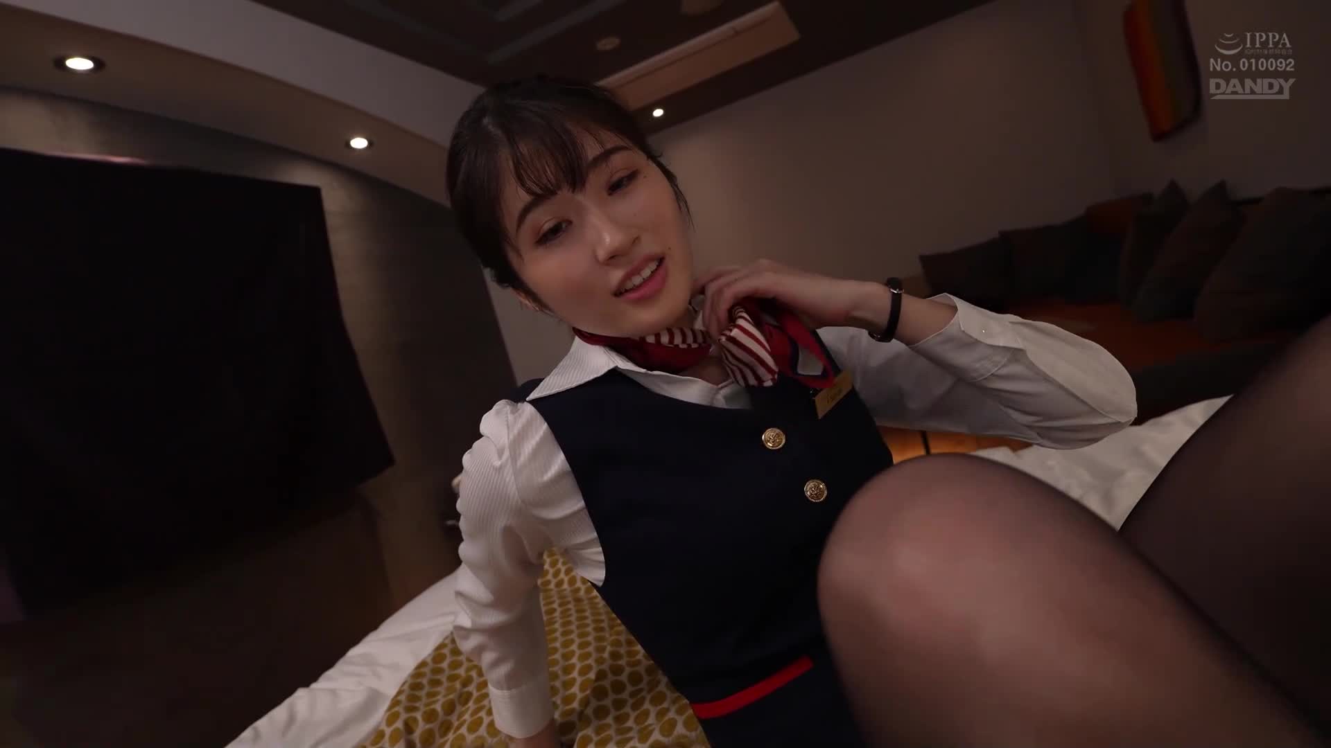 秘密地邀請了我們惡劣服務的美麗空姐到酒店，結果發現她是個一直追求性愛的淫蕩女人VOL.6。 - AV大平台 - 中文字幕，成人影片，AV，國產，線上看