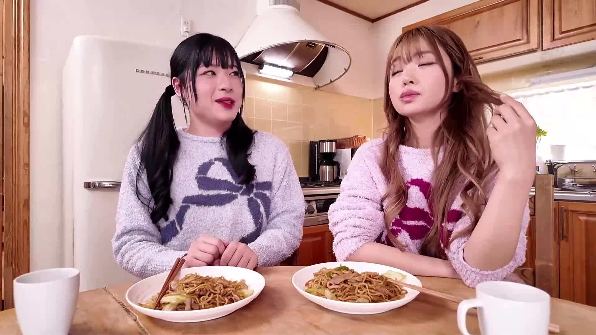 解禁。天然跨性別者第一次的女同性戀性愛。荒木由愛 椿莉香 - AV大平台 - 中文字幕，成人影片，AV，國產，線上看