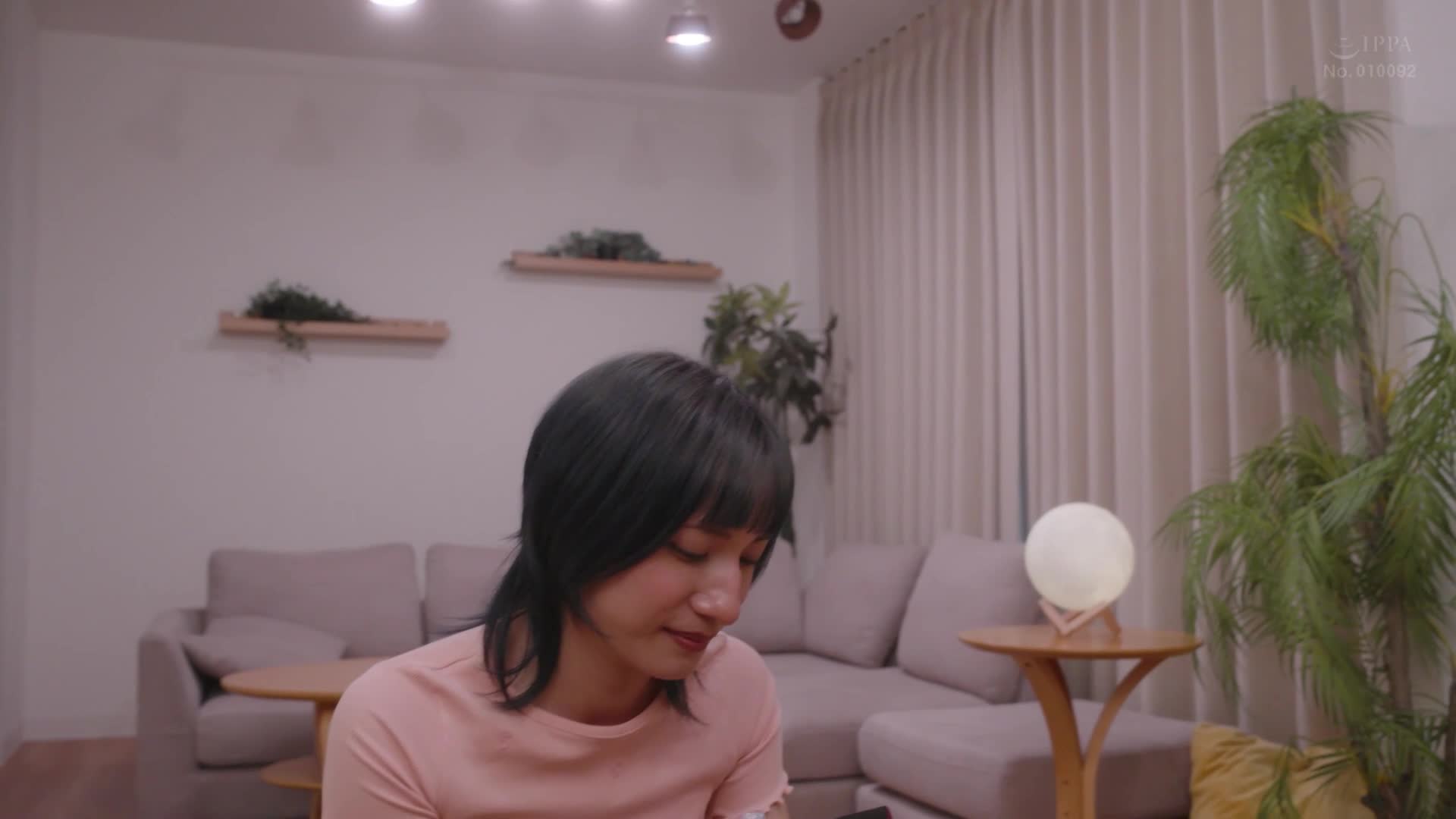 哇！？從上面掉下來的是胸部！？？在雙層床上擠出的巨乳，一邊揉捏一邊培養愛的夜晚女同性戀活動 谷梓和二宮和香 - AV大平台 - 中文字幕，成人影片，AV，國產，線上看