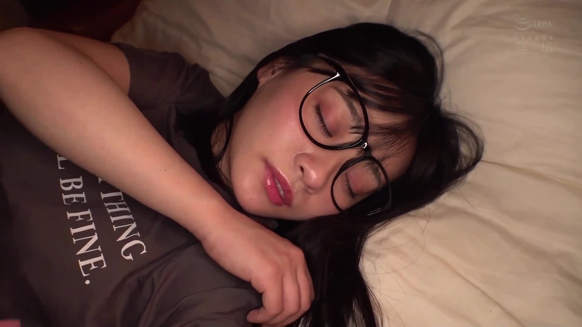 某天，我們超越了普通女性朋友的界線。從一點小惡作劇開始，我們的友情就轉變成了性伴侶關係。 - AV大平台 - 中文字幕，成人影片，AV，國產，線上看